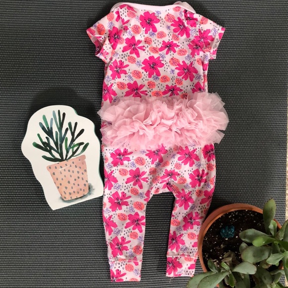 Cat & Jack Other - 🎀Baby Cat and Jack sleeper with ruffles on back🎀